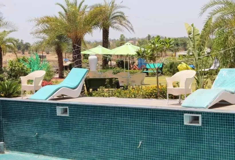 Hotelli Strawberry Hills Saputara