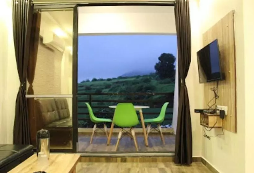 Hotelli Strawberry Hills Saputara