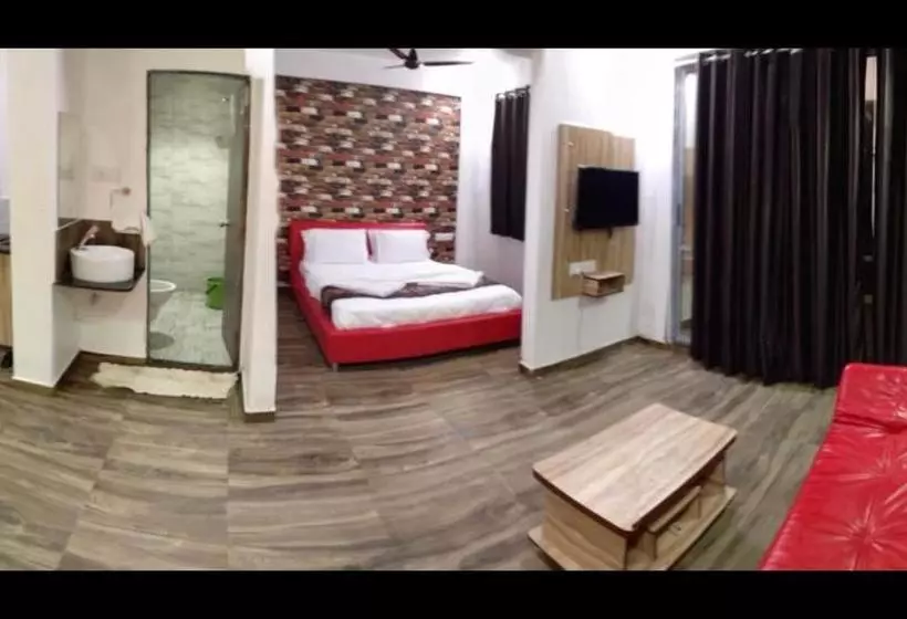 Hotelli Strawberry Hills Saputara