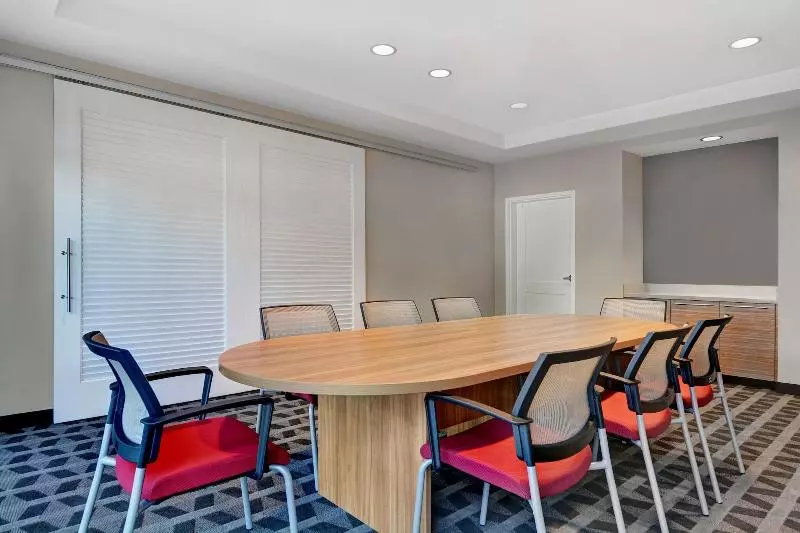 هتل Towneplace Suites By Marriott Jacksonville East