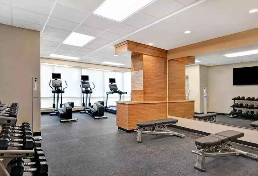 هتل Towneplace Suites By Marriott Jacksonville East