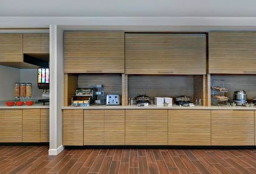 هتل Towneplace Suites By Marriott Jacksonville East