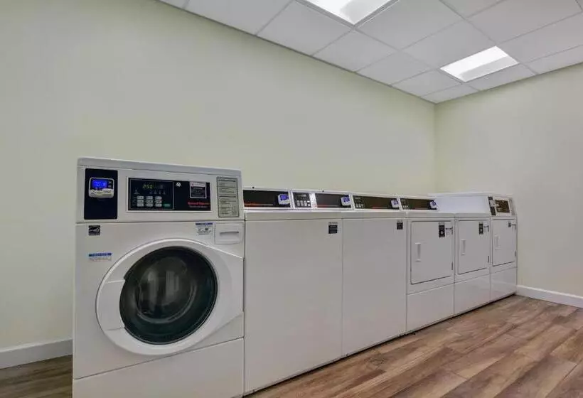 هتل Towneplace Suites By Marriott Jacksonville East