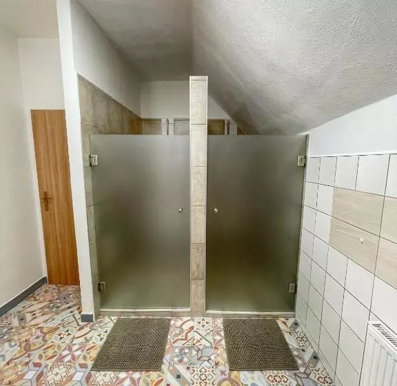 Majatalo Apart Mikeš