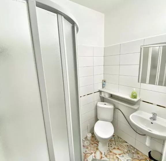 Majatalo Apart Mikeš