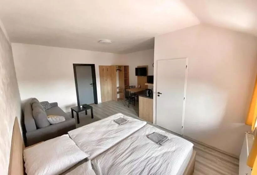 Majatalo Apart Mikeš