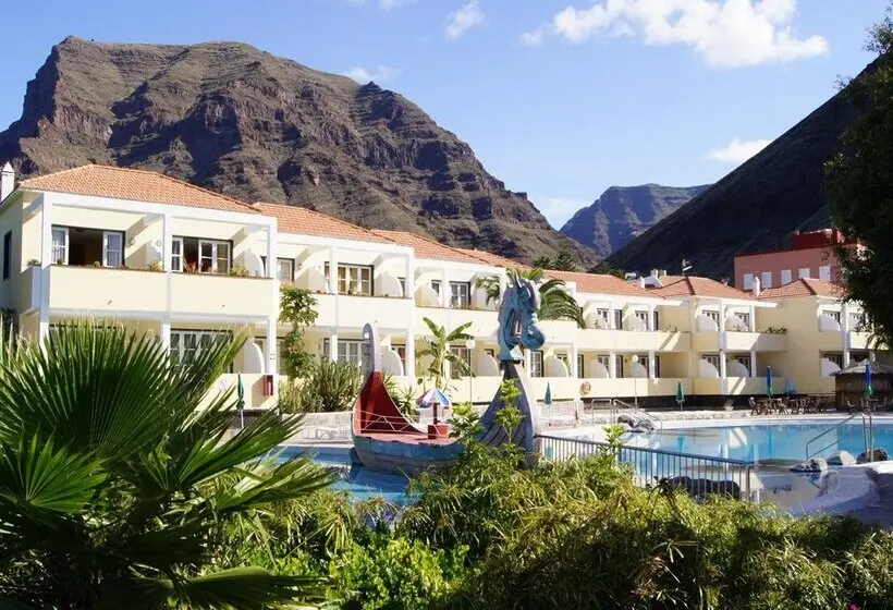 Checkin Apartamentos Laurisilva