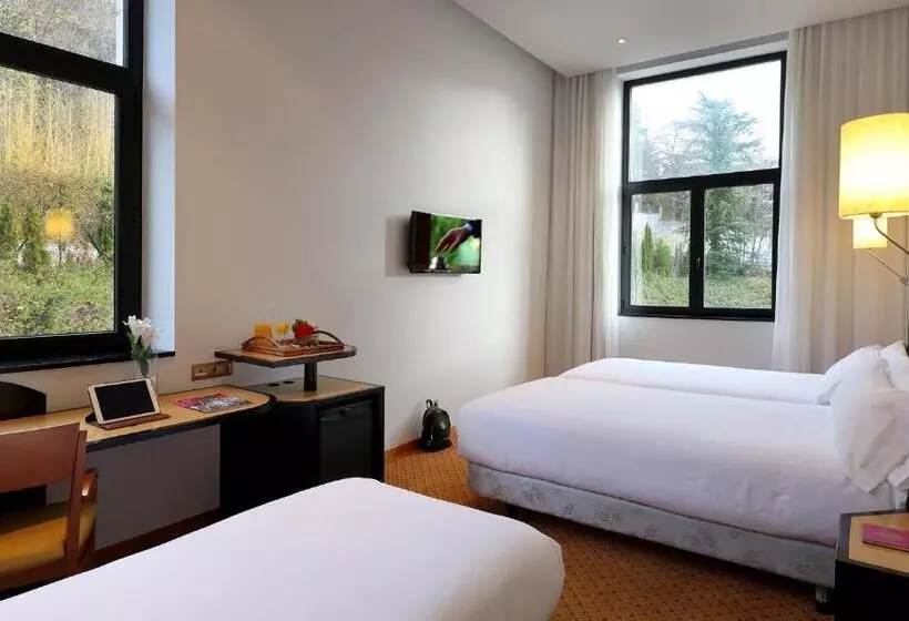 Отель Abba Burgos