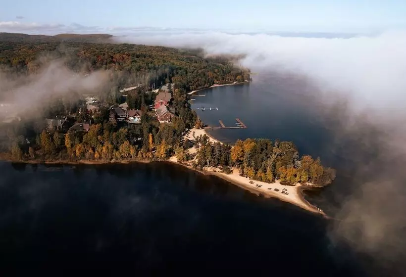 호텔 Auberge Du Lac Taureau