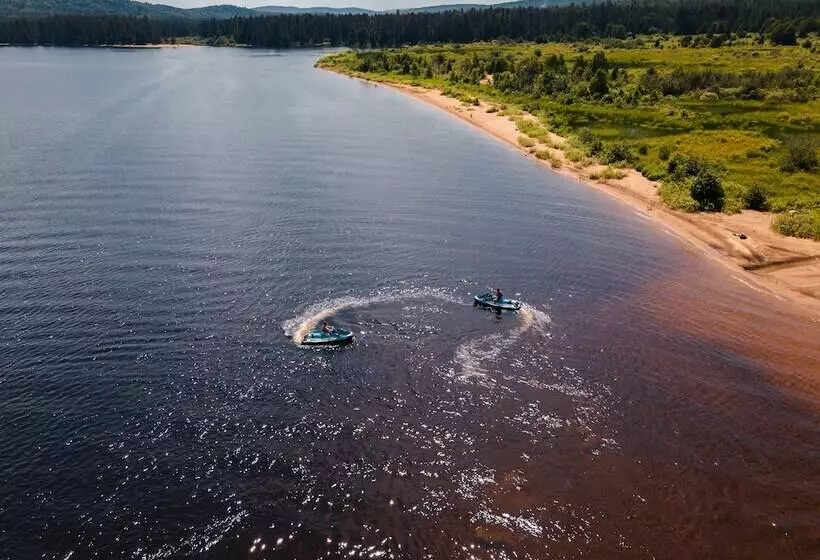 호텔 Auberge Du Lac Taureau
