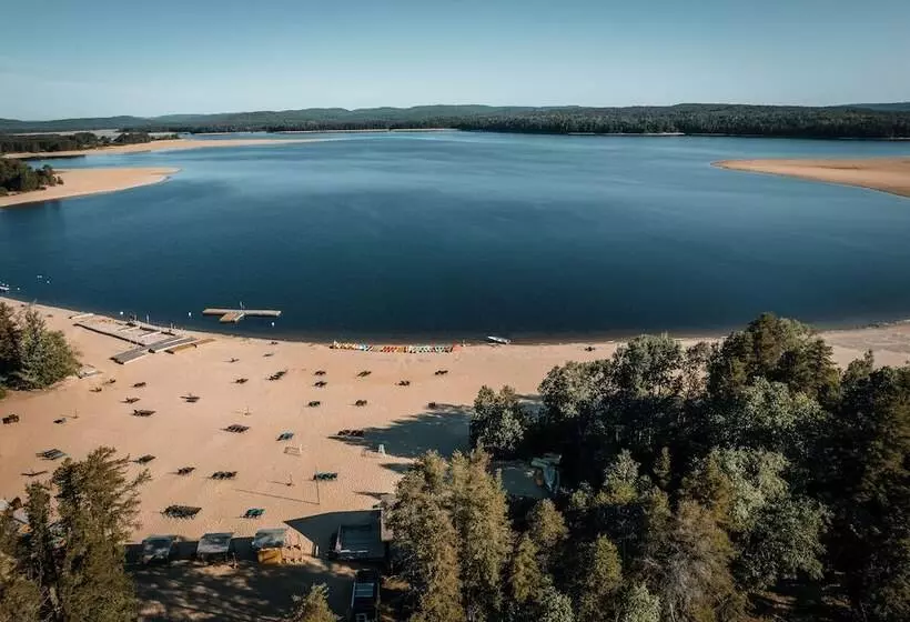 호텔 Auberge Du Lac Taureau