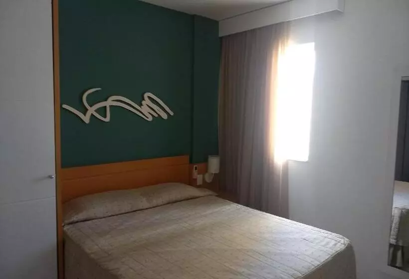 Отель Bristol Praia Do Canto Apart