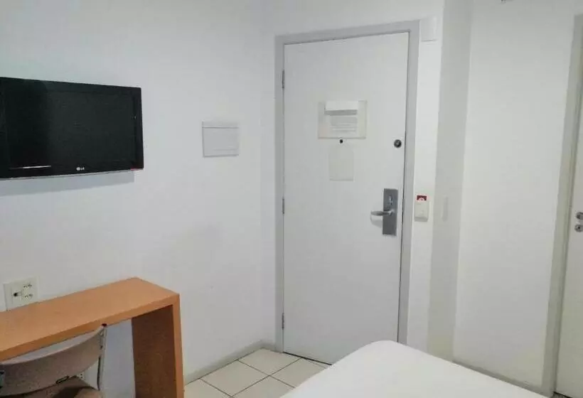 Отель Bristol Praia Do Canto Apart