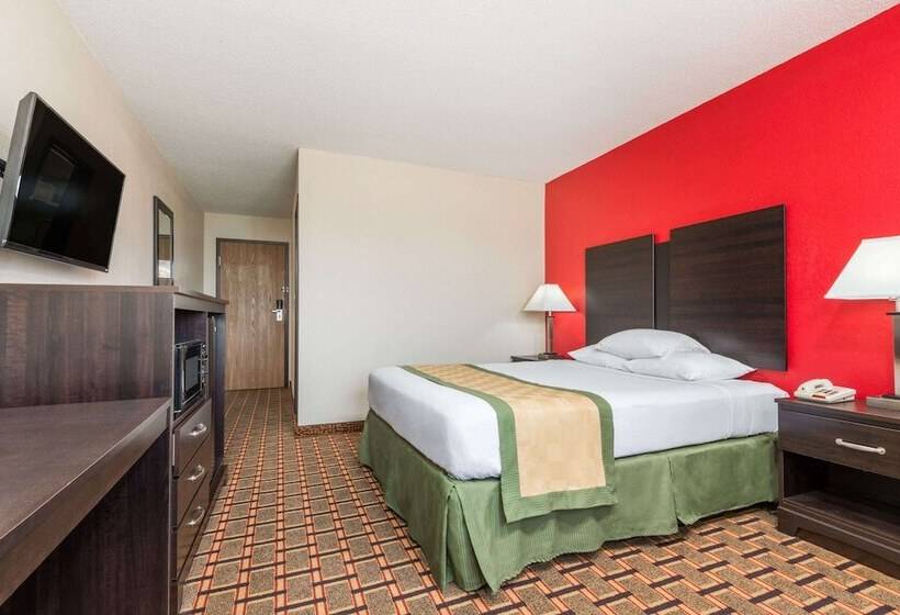 בית מלון כפרי Days Inn By Wyndham Muncie Ball State University
