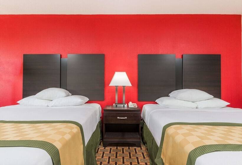 בית מלון כפרי Days Inn By Wyndham Muncie Ball State University