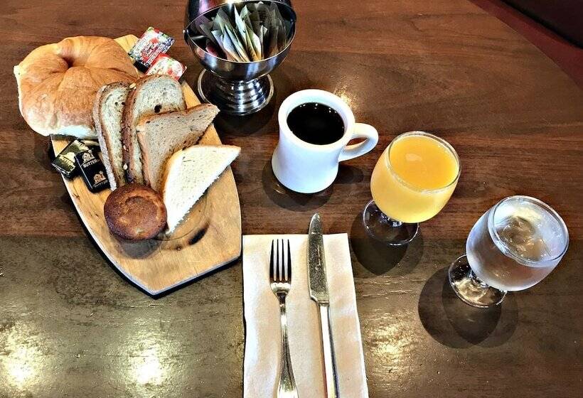 هتل Dream South Beach, By Hyatt