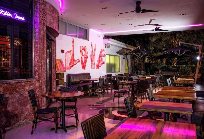 هتل Dream South Beach, By Hyatt