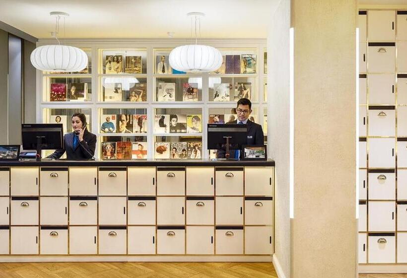 Hotel H10 Universitat