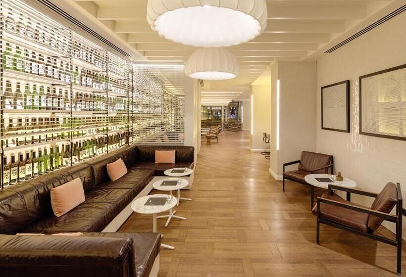 Hotel H10 Universitat