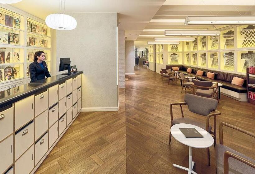 Hotel H10 Universitat