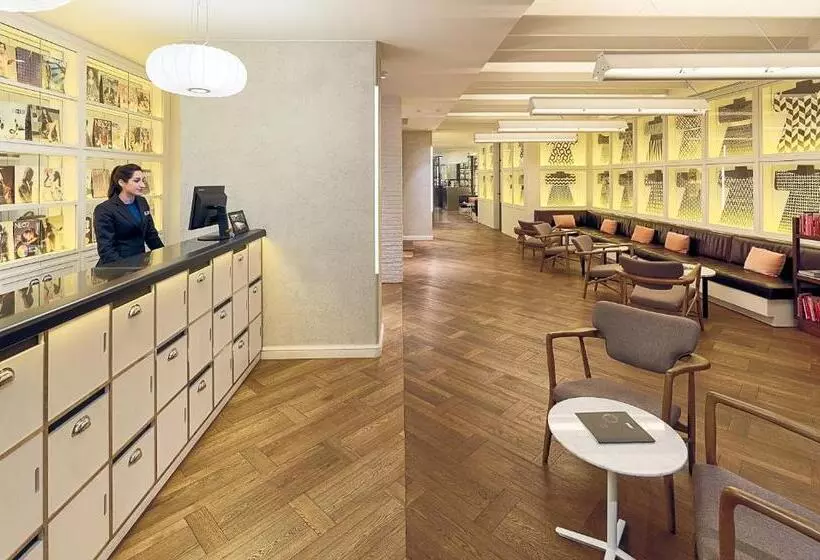 Отель H10 Universitat