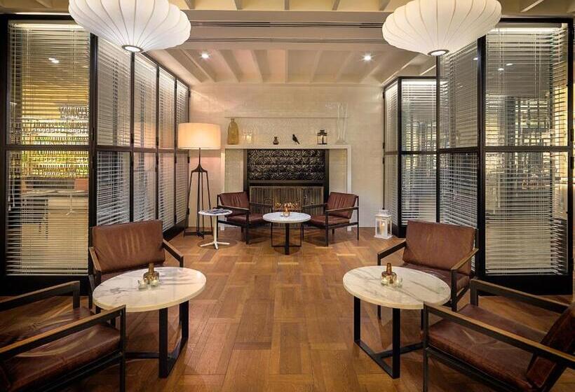 Hotel H10 Universitat