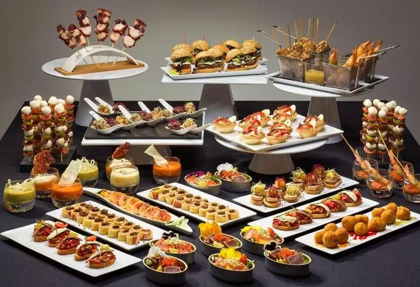 Отель H10 Universitat