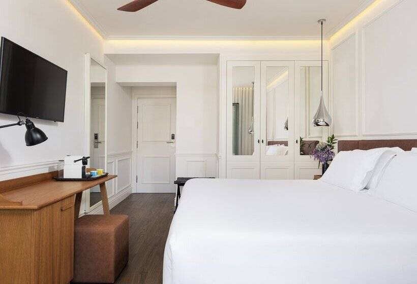 Hotel H10 Universitat