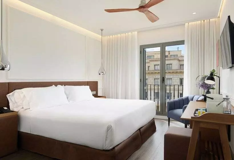 Отель H10 Universitat