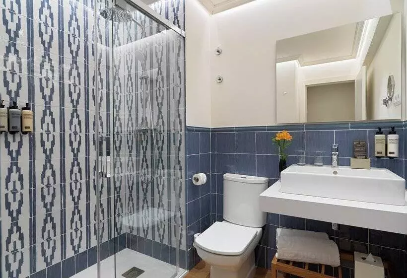 Отель H10 Universitat