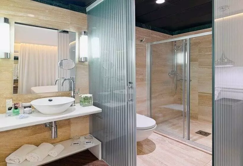 Отель H10 Universitat