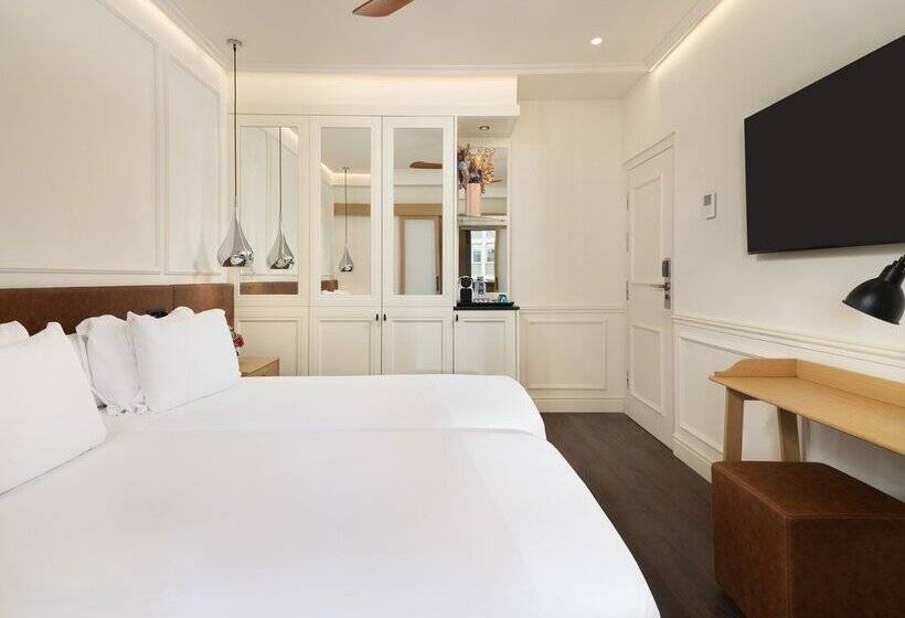 Hotel H10 Universitat