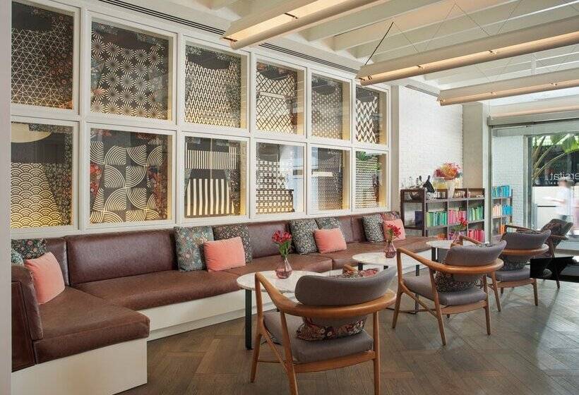 Hotel H10 Universitat