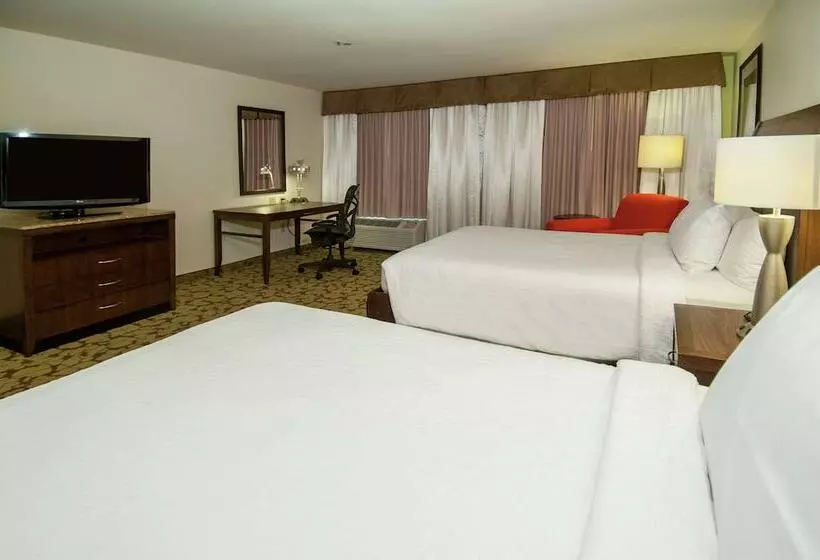 هتل Wyndham Garden New Orleans Airport