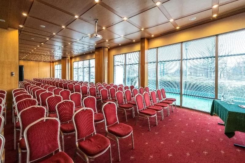 Hotell Hp Park Plaza