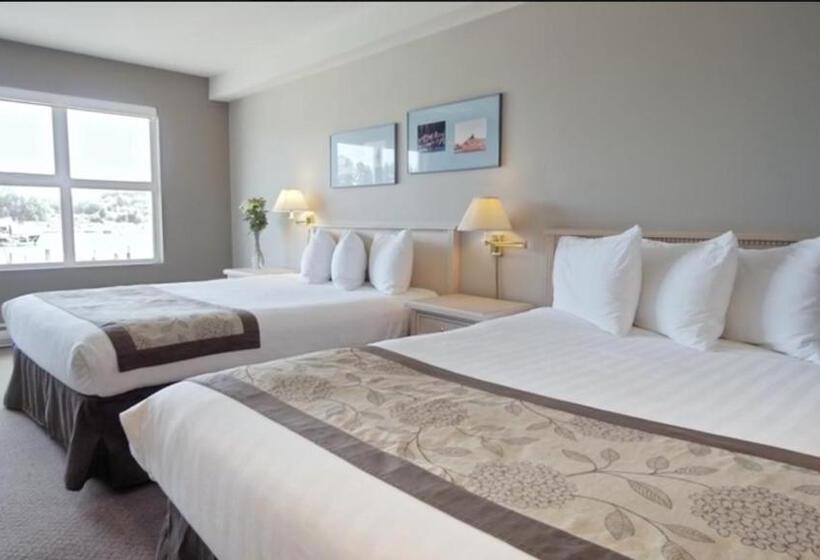 호텔 Quarterdeck Inn Port Hardy