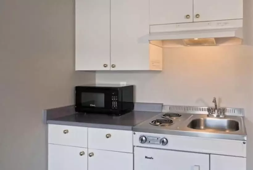 ホテル Quarterdeck Inn Port Hardy