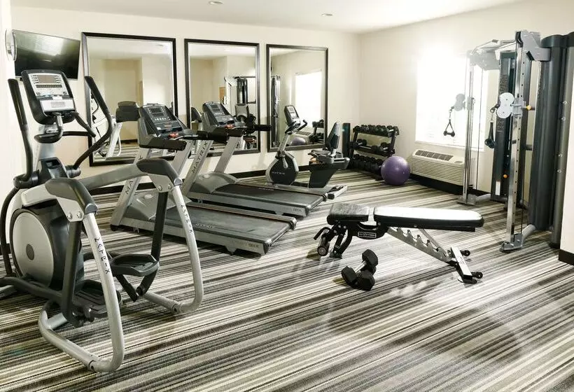 Отель Sonesta Simply Suites Nanuet