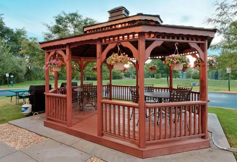 Отель Sonesta Simply Suites Nanuet