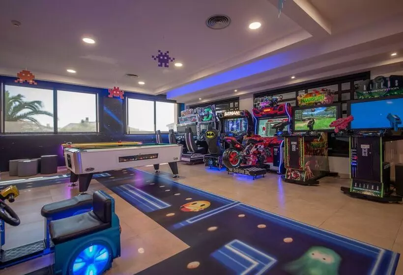 リゾートホテル blau punta reina