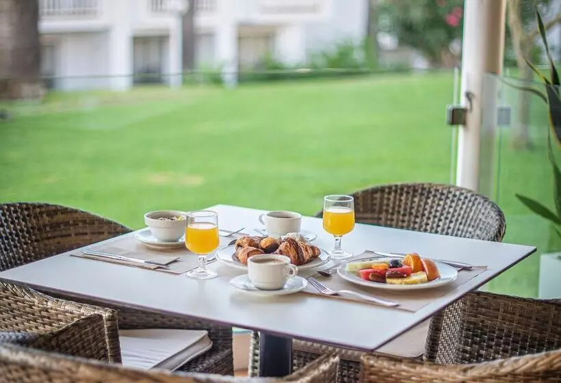 リゾートホテル blau punta reina