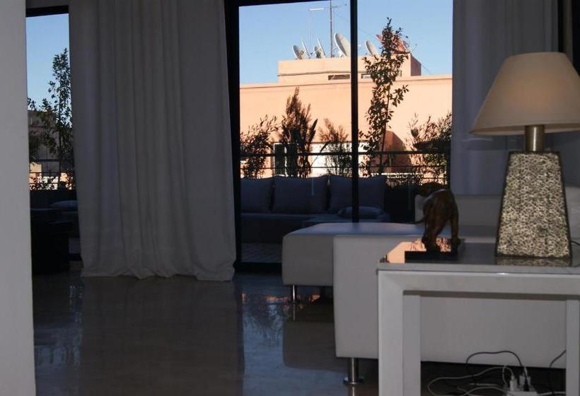 تختخواب و صبحانه Le M-quartz