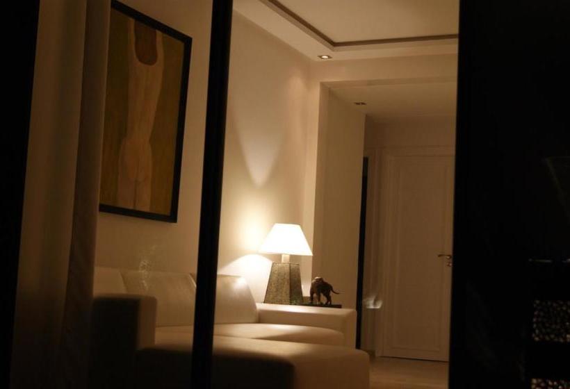 تختخواب و صبحانه Le M-quartz