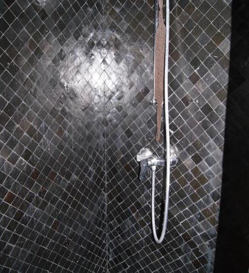 تختخواب و صبحانه Le M-quartz