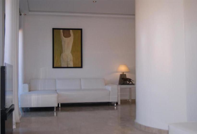 تختخواب و صبحانه Le M-quartz