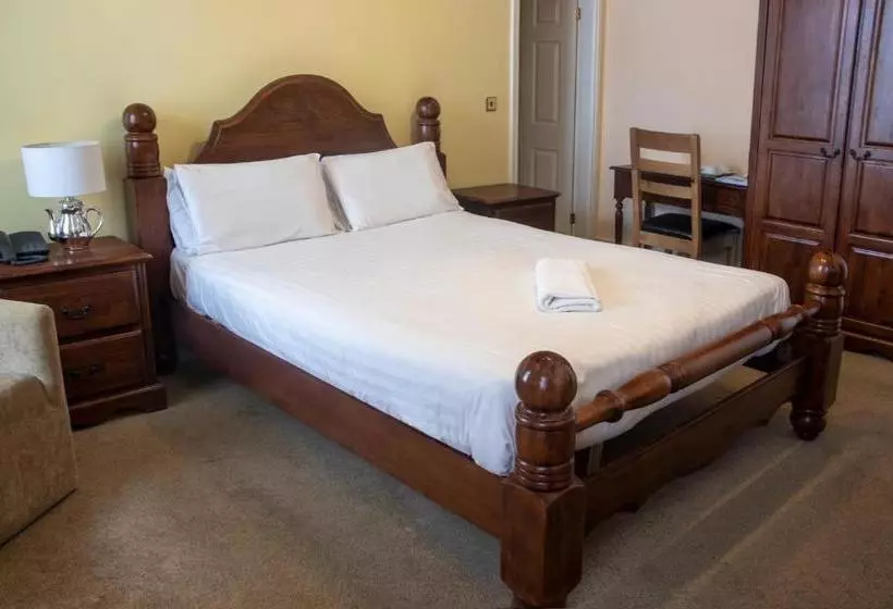 ベッドアンドブレックファースト The Shakespeare Deluxe Hotel And Caribbean Restaurant Halifax