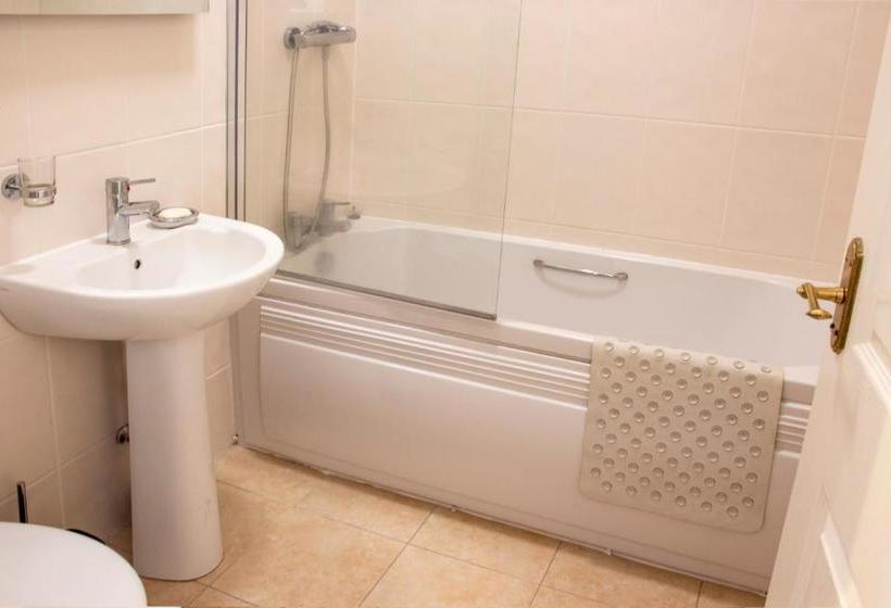 مبيت وإفطار The Shakespeare Deluxe Hotel And Caribbean Restaurant Halifax