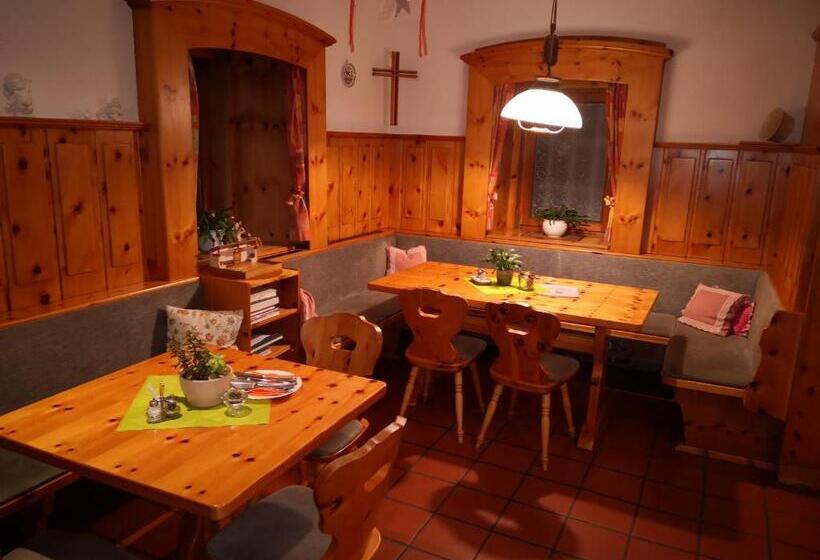 בית מלון כפרי Gasthof Kirchenwirt