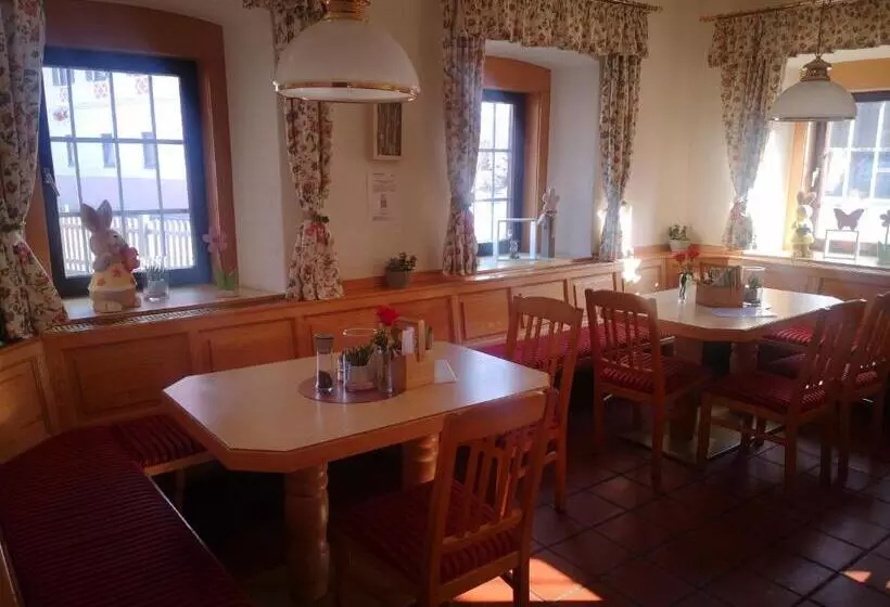 ホテル Gasthof Kirchenwirt