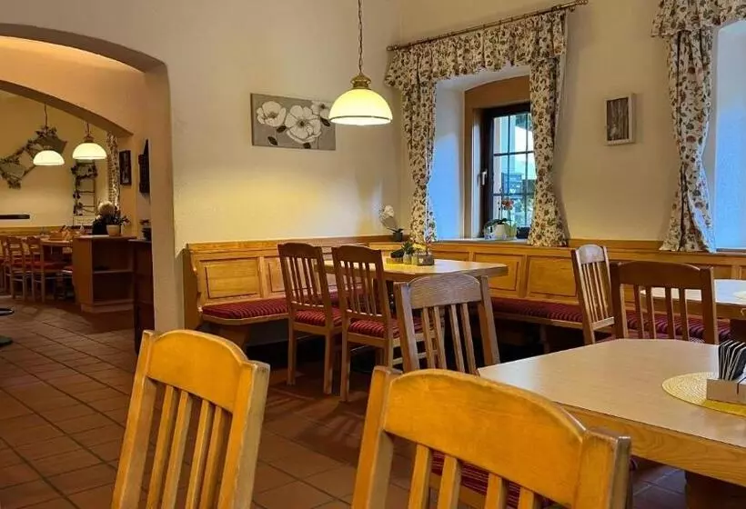 ホテル Gasthof Kirchenwirt